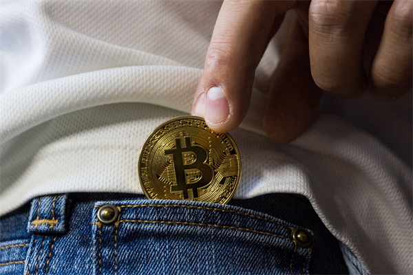 美联储"鹰派女王"放话：高利率时代至少再持续半年！三大关键信号决定降息时机