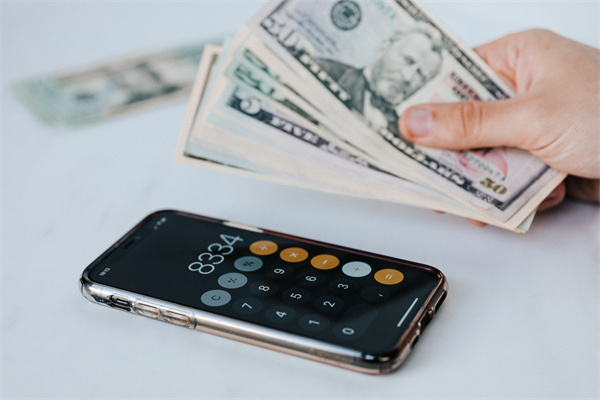 全球黄金价格“高处不胜寒”  到底发生了什么？